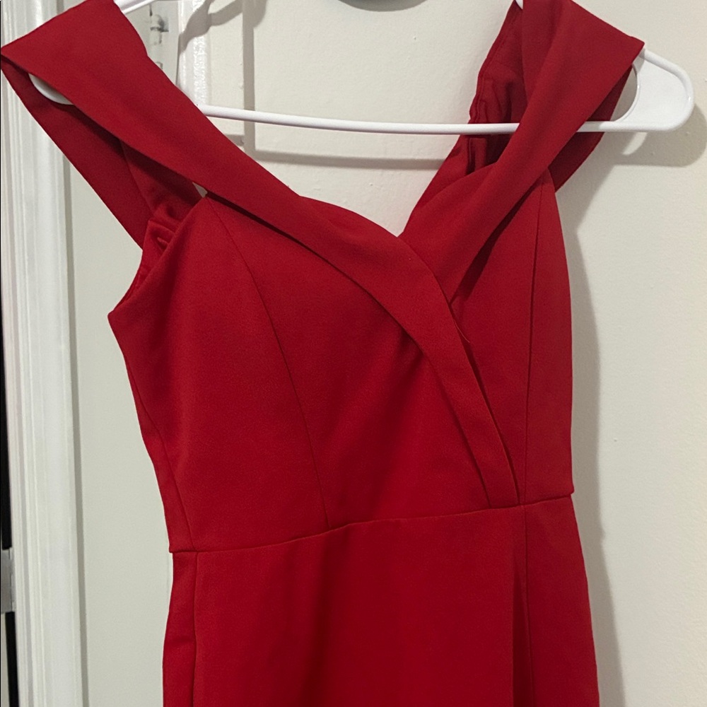 Elegant Red Sleeveless Dress
